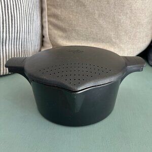 Pampered Chef Microwave 2QT Black Steamer